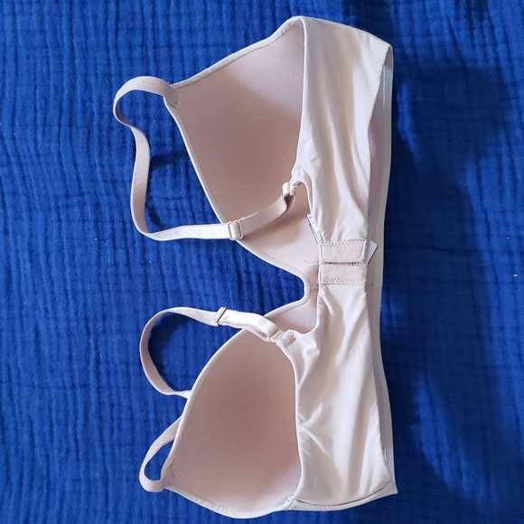 3/$45 Victoria's Secret t-shirt lightly lined wireless bra - Picture 3 of 10